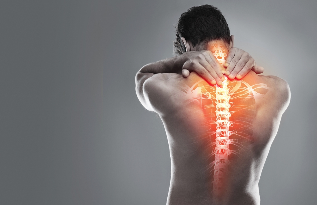 man med ont i nacken