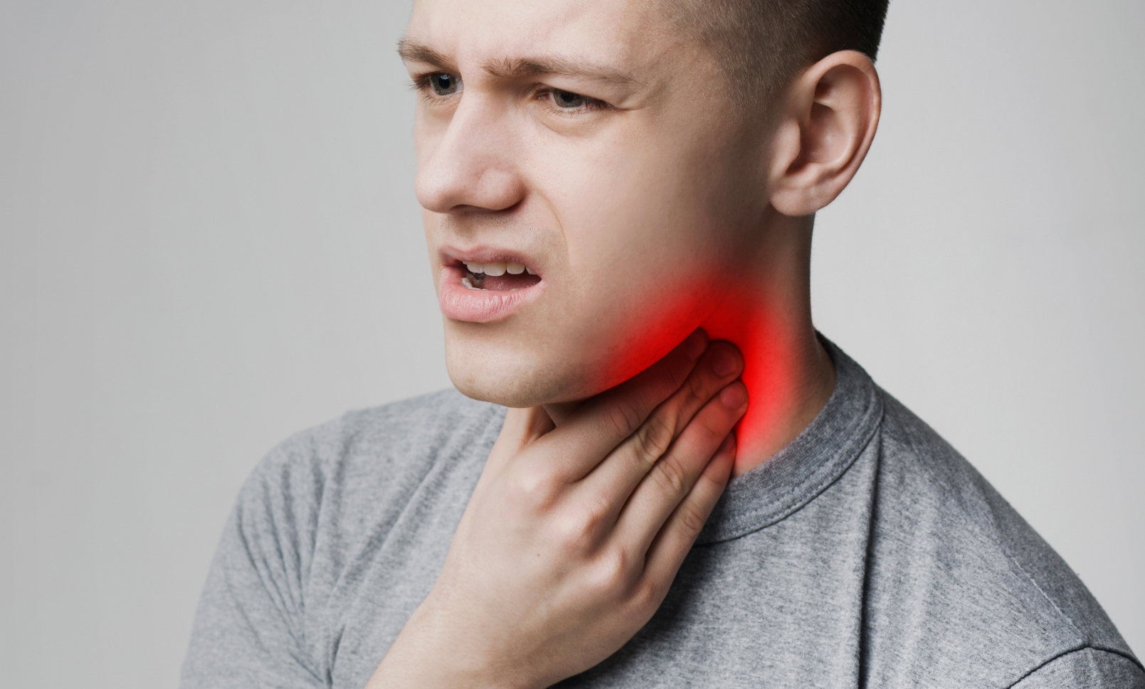 man med ont i halsen man med ont i halsen