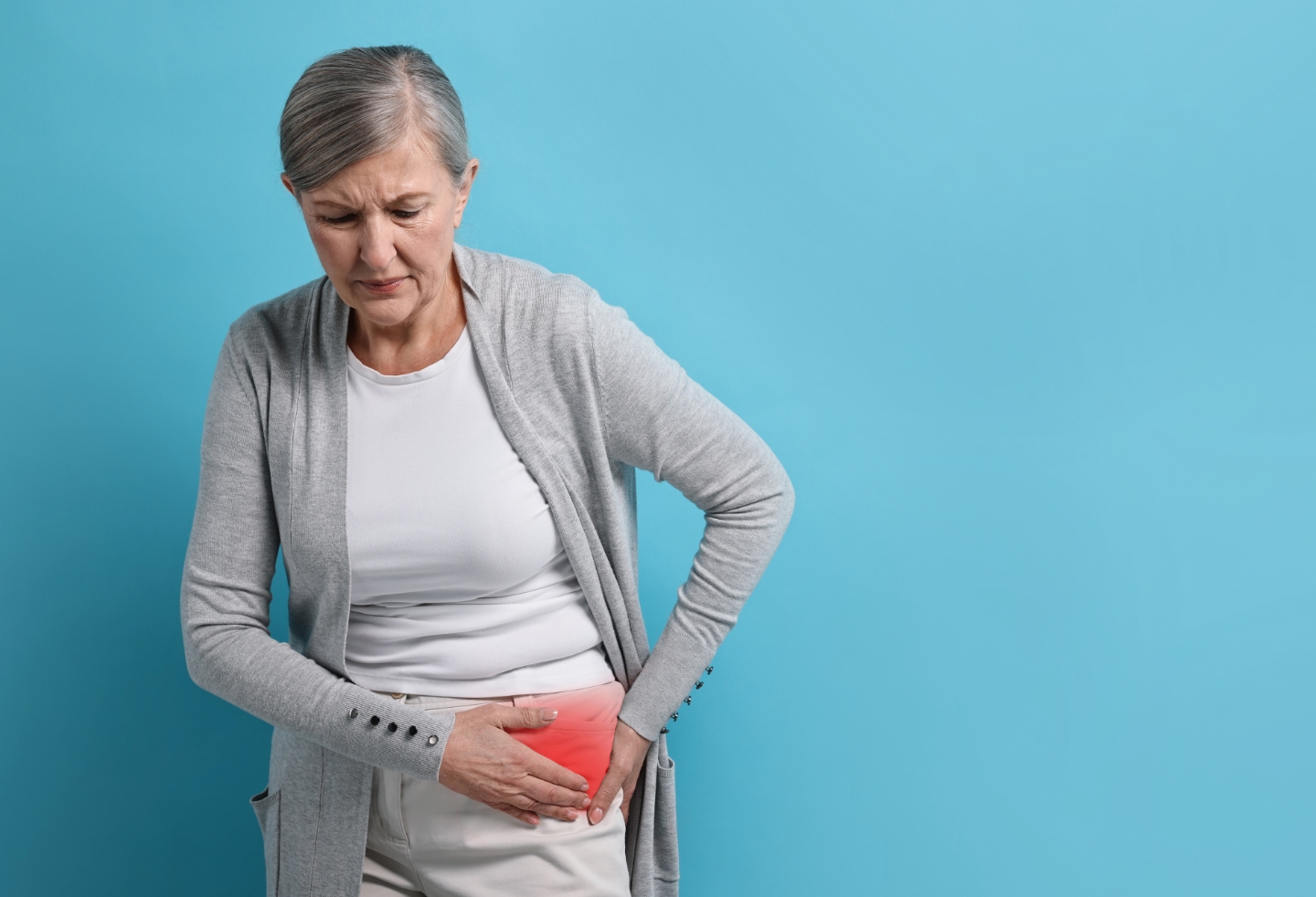 Äldre kvinna med ont i höften