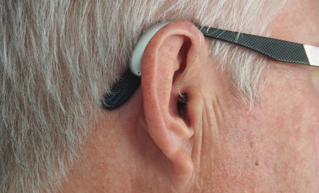 tmp_3aa630ef-5932-4be3-8093-d688db785f9e ear