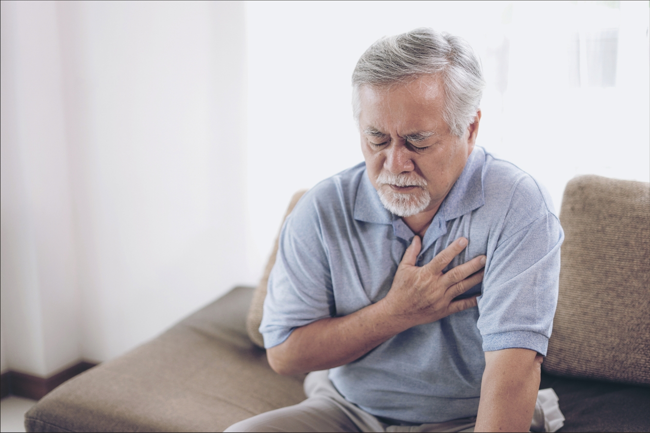 man med ont i bröstet man med ont i bröstet